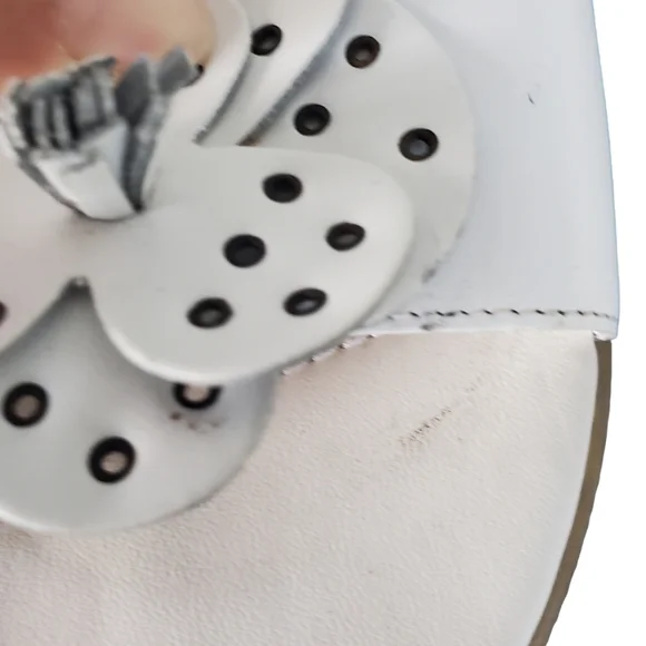 LAST CHANCE OFFER** Ipanema White Leather Floral Sandals - Picture 8 of 10